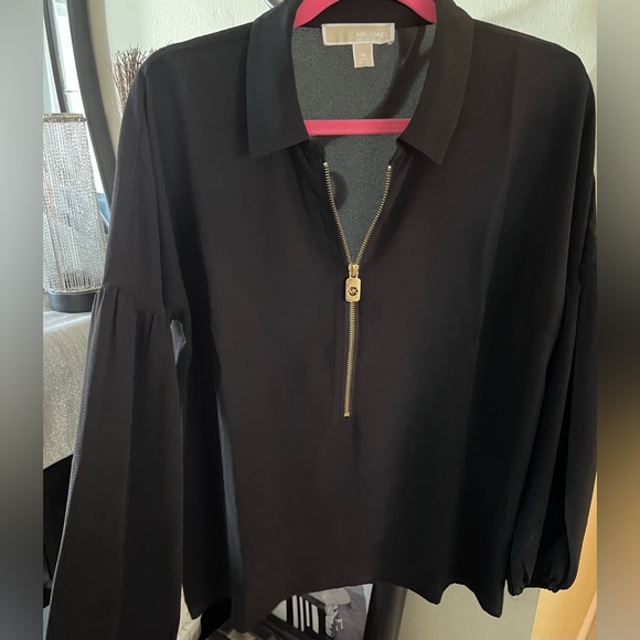 NWOT MICHAEL Michael Kors Black Collared Gold Zipper Blouse. Size Medium - Picture 9 of 9
